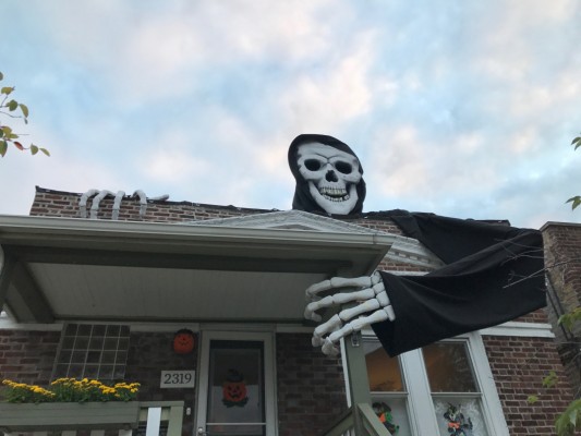 Roof Decorating Tips for a Spooky Halloween